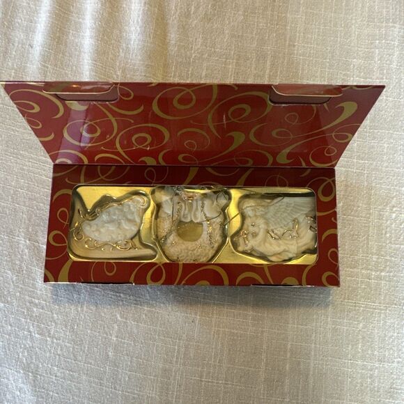 Avon Exclusive 2001 Set of 3 Bisque Porcelain Ornaments/24K Gold Accent - Picture 1 of 10
